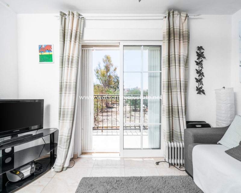 Resale - Reihenhaus - Urb. La Marina