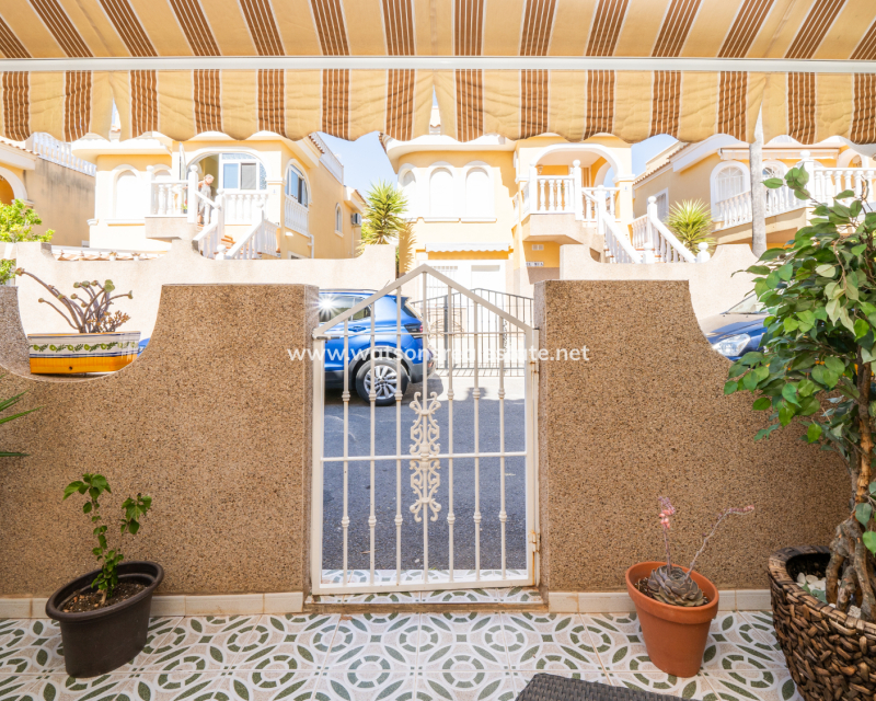 Resale - Reihenhaus - Urb. La Marina
