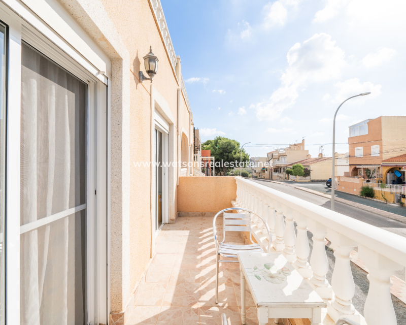 Resale - Reihenhaus - Urb. La Marina