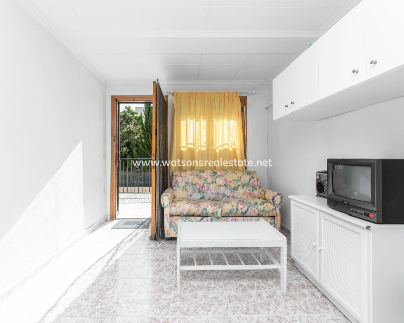 Resale - Reihenhaus - Urb. La Marina