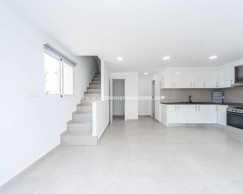 Resale - Reihenhaus - Urb. La Marina