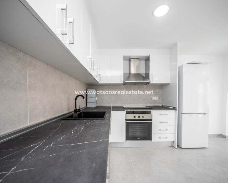 Resale - Reihenhaus - Urb. La Marina