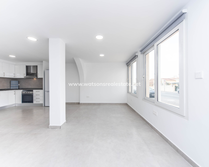 Resale - Reihenhaus - Urb. La Marina