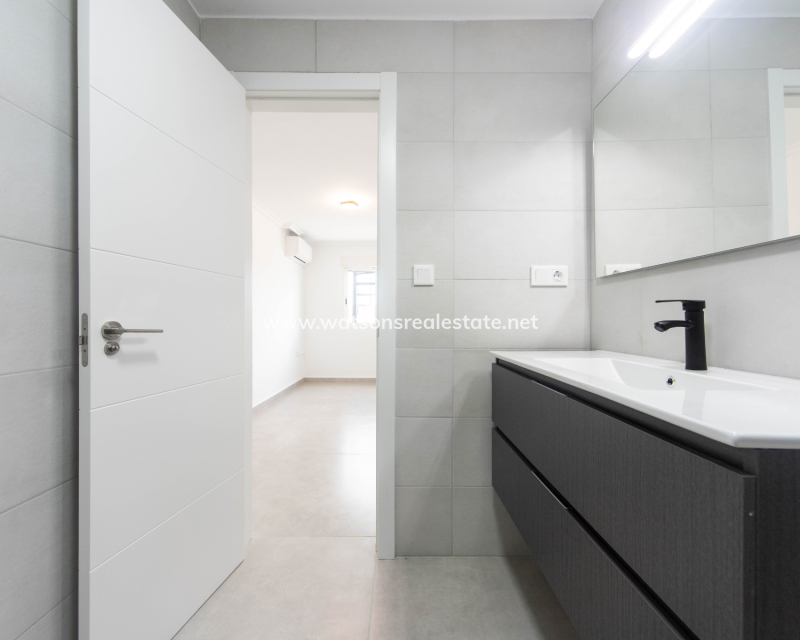 Resale - Reihenhaus - Urb. La Marina