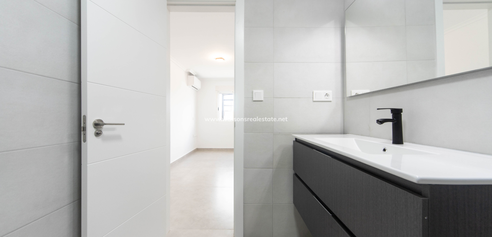 Resale - Reihenhaus - Urb. La Marina