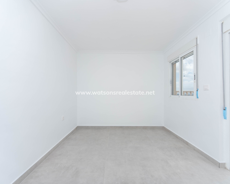 Resale - Reihenhaus - Urb. La Marina