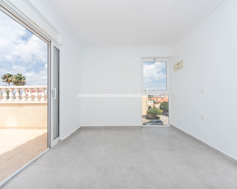 Resale - Reihenhaus - Urb. La Marina