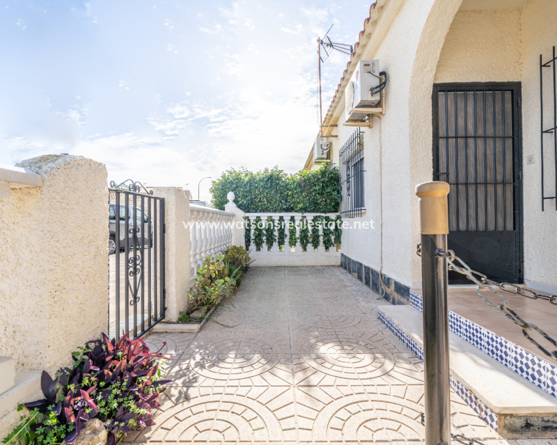 Resale - Reihenhaus - Urb. La Marina