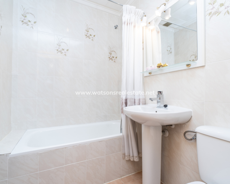 Resale - Reihenhaus - Urb. La Marina