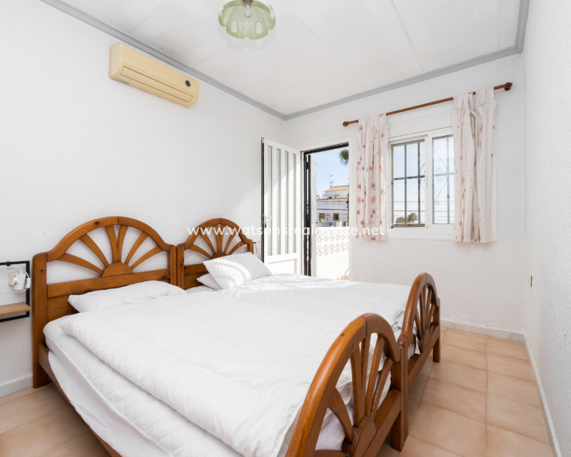 Resale - Reihenhaus - Urb. La Marina