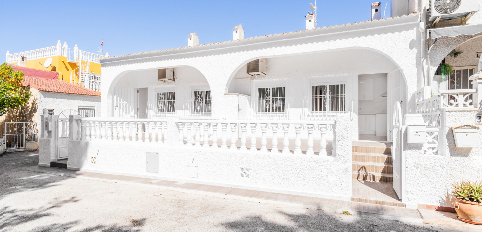 Resale - Reihenhaus - Urb. La Marina