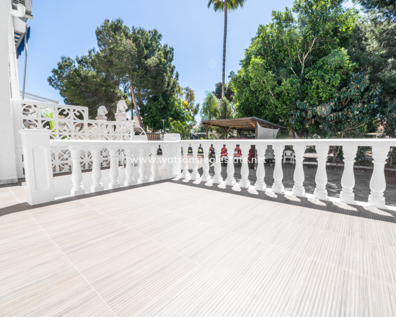 Resale - Reihenhaus - Urb. La Marina