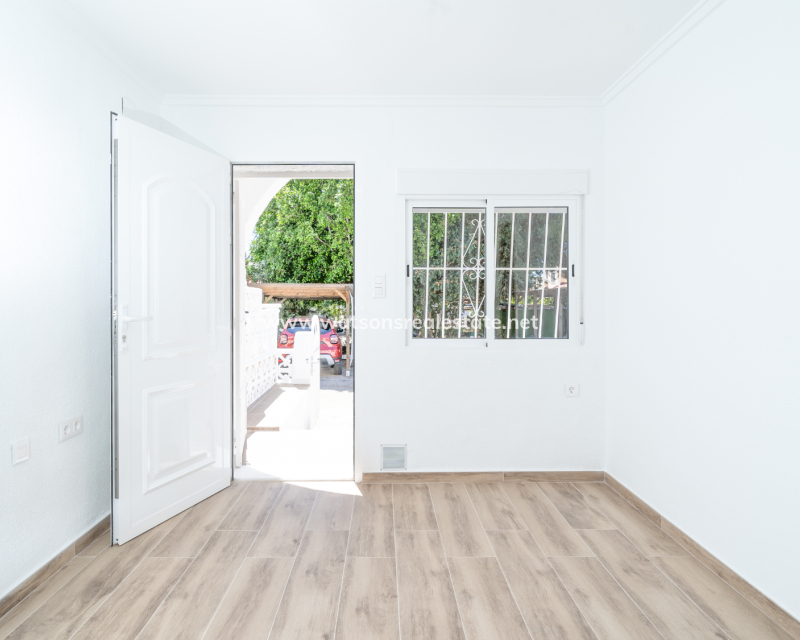 Resale - Reihenhaus - Urb. La Marina