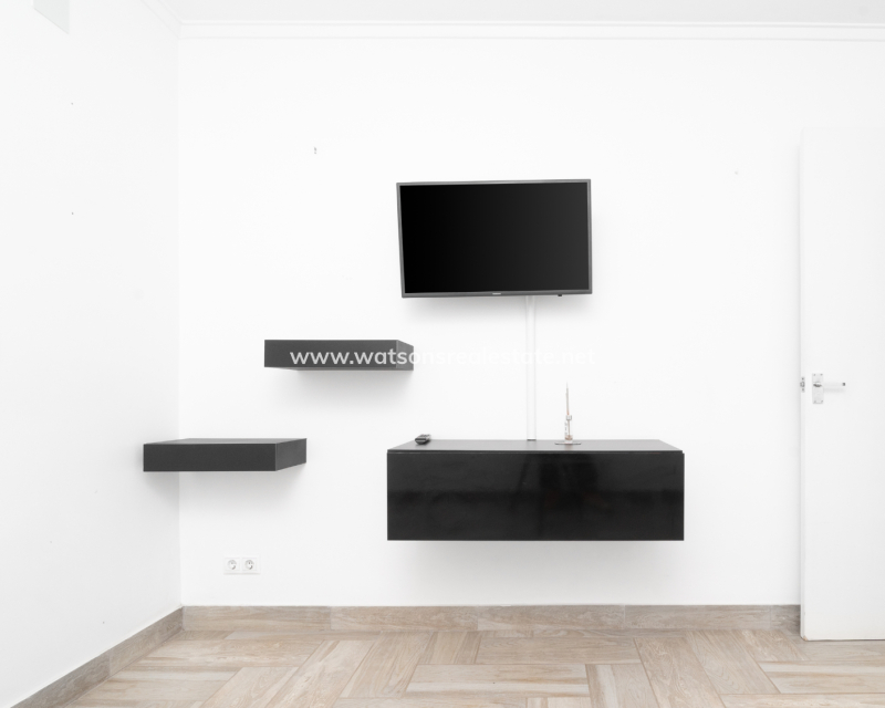 Resale - Reihenhaus - Urb. La Marina