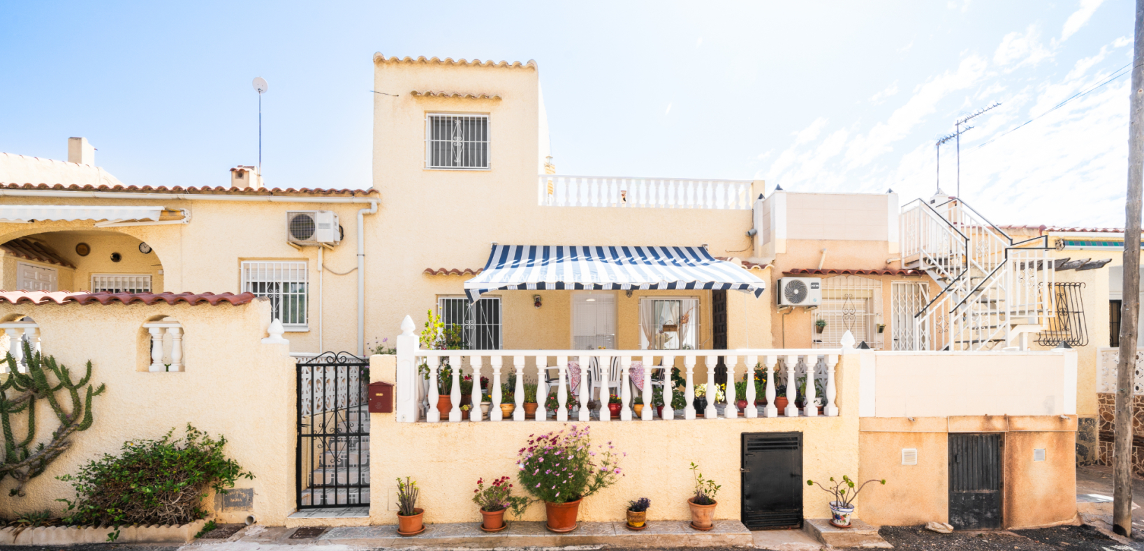 Resale - Reihenhaus - Urb. La Marina