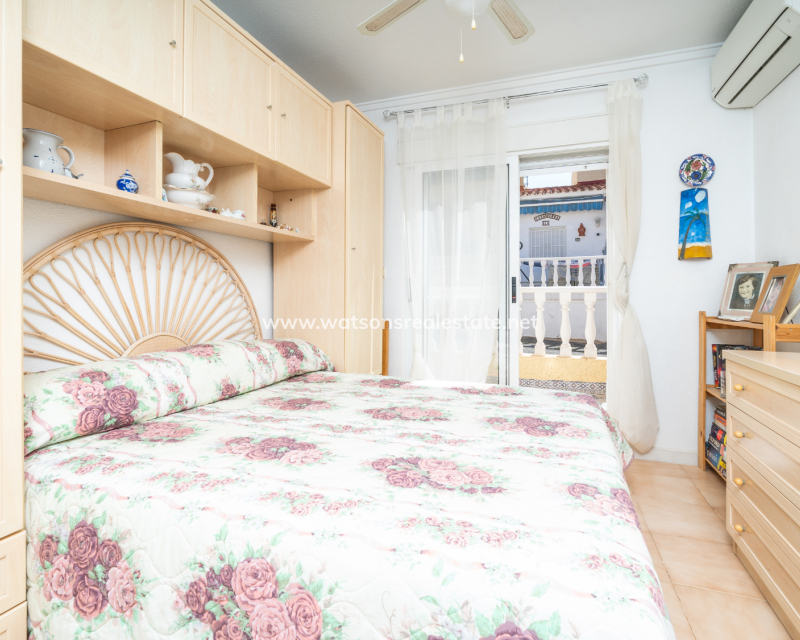 Resale - Reihenhaus - Urb. La Marina