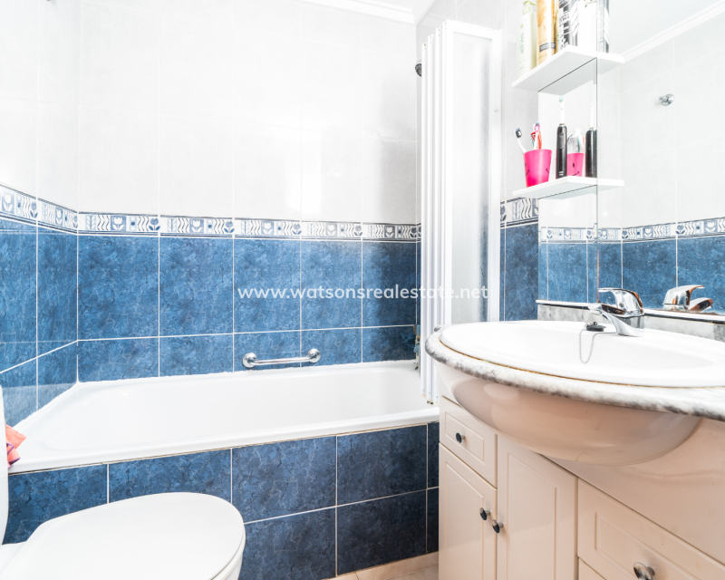 Resale - Reihenhaus - Urb. La Marina