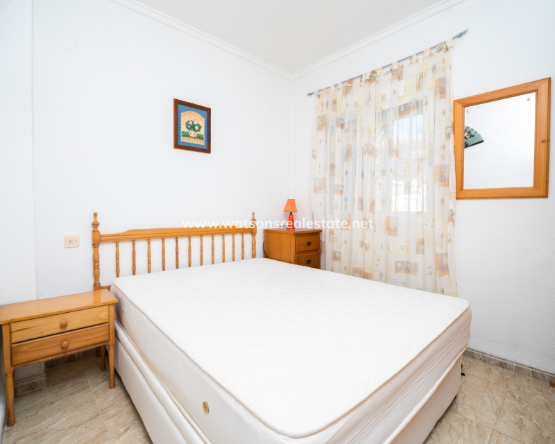 Resale - Reihenhaus - Urb. La Marina