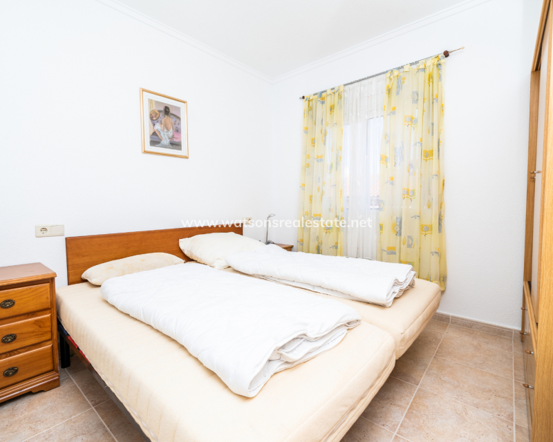 Resale - Reihenhaus - Urb. La Marina