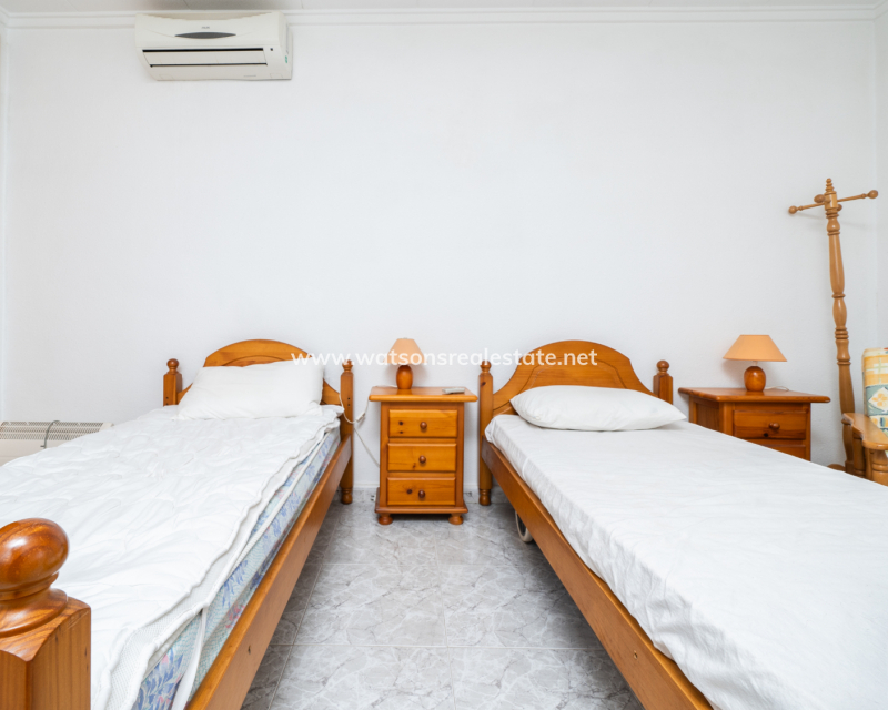 Resale - Reihenhaus - Urb. La Marina