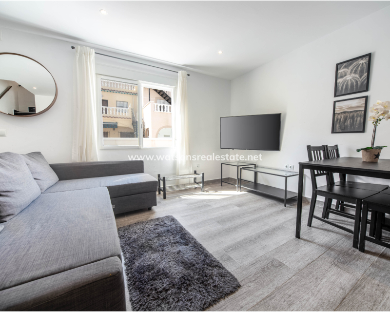 Resale - Reihenhaus - Urb. La Marina