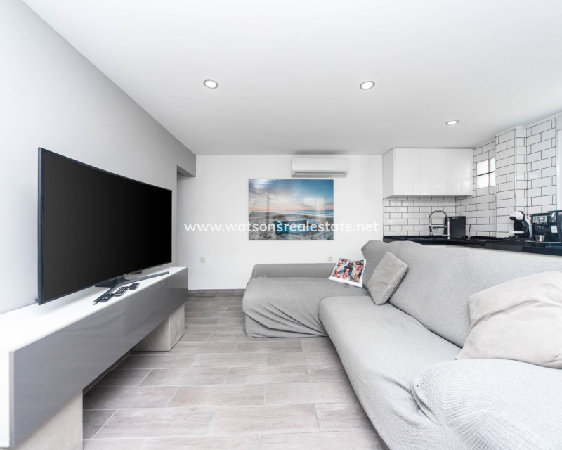 Resale - Reihenhaus - Urb. La Marina