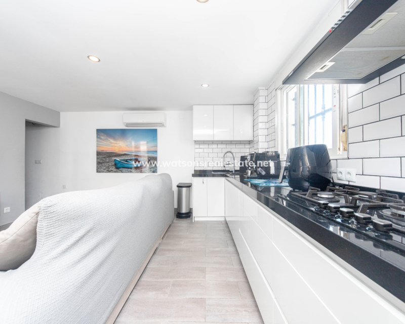 Resale - Reihenhaus - Urb. La Marina