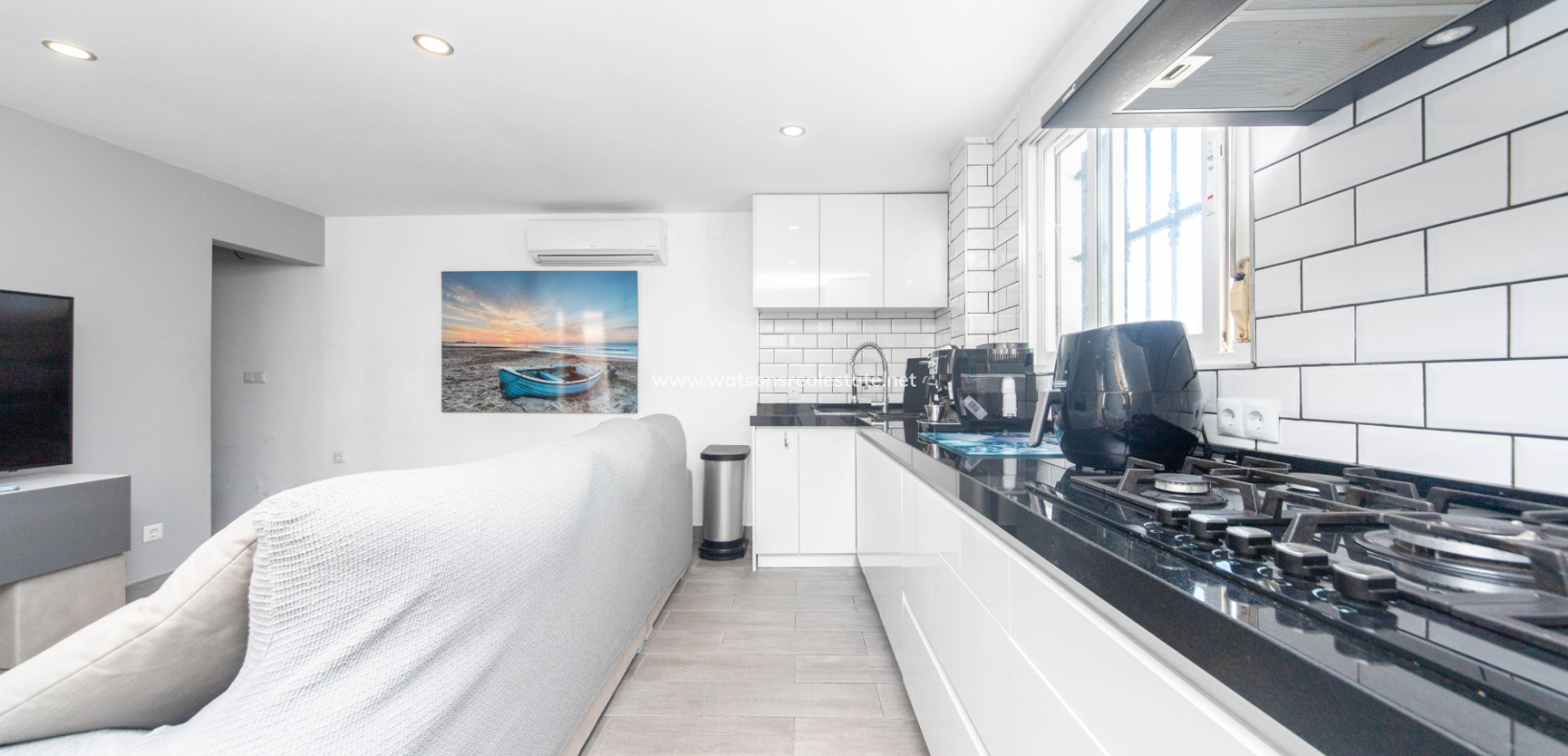 Resale - Reihenhaus - Urb. La Marina