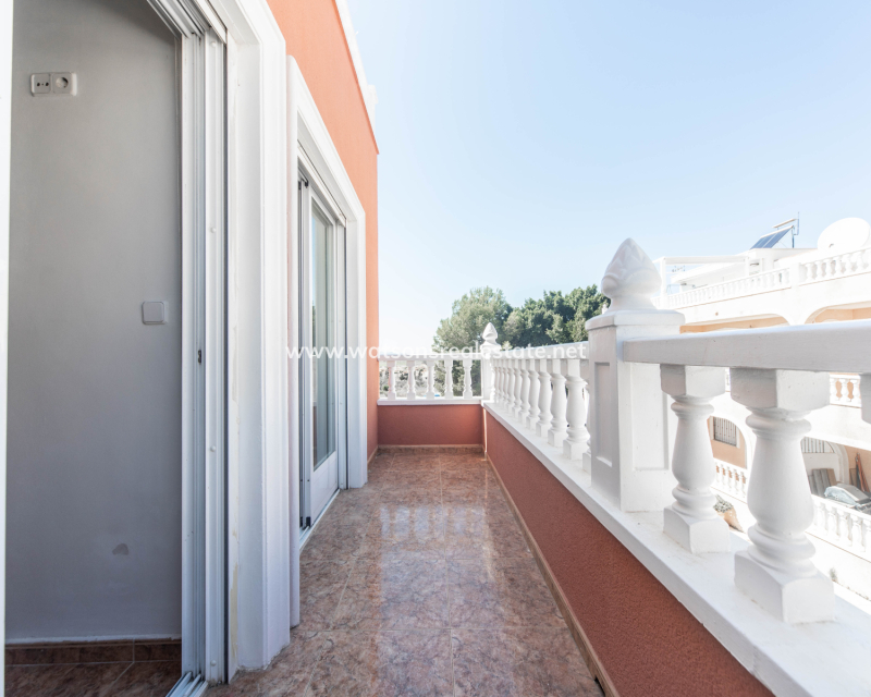 Resale - Reihenhaus - Urb. La Marina