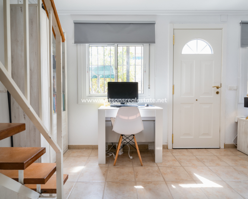 Resale - Reihenhaus - Urb. La Marina