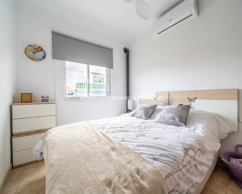 Resale - Reihenhaus - Urb. La Marina