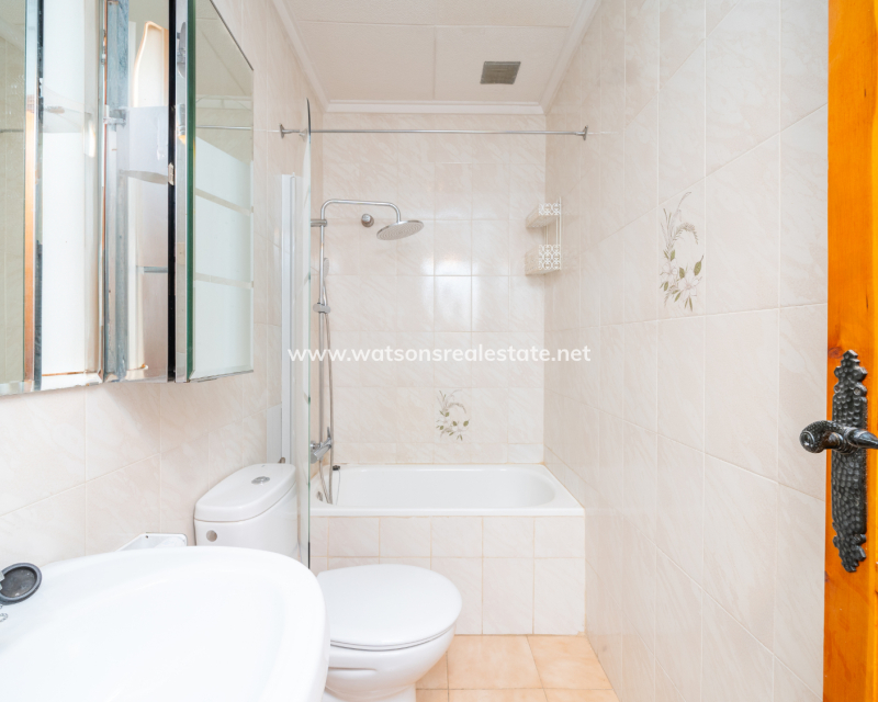 Resale - Reihenhaus - Urb. La Marina