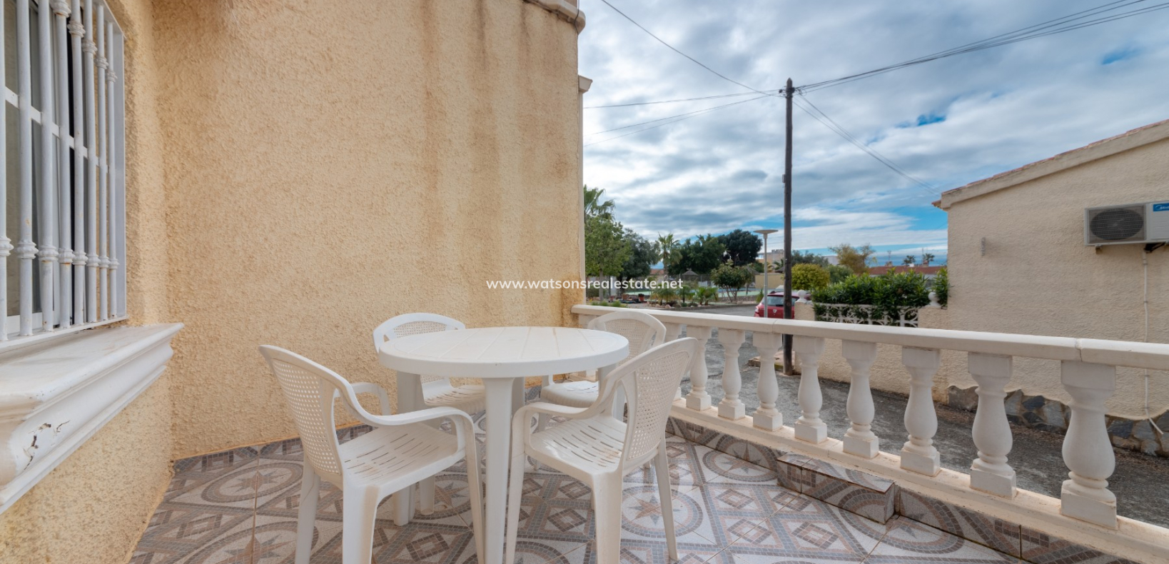 Resale - Reihenhaus - Urb. La Marina