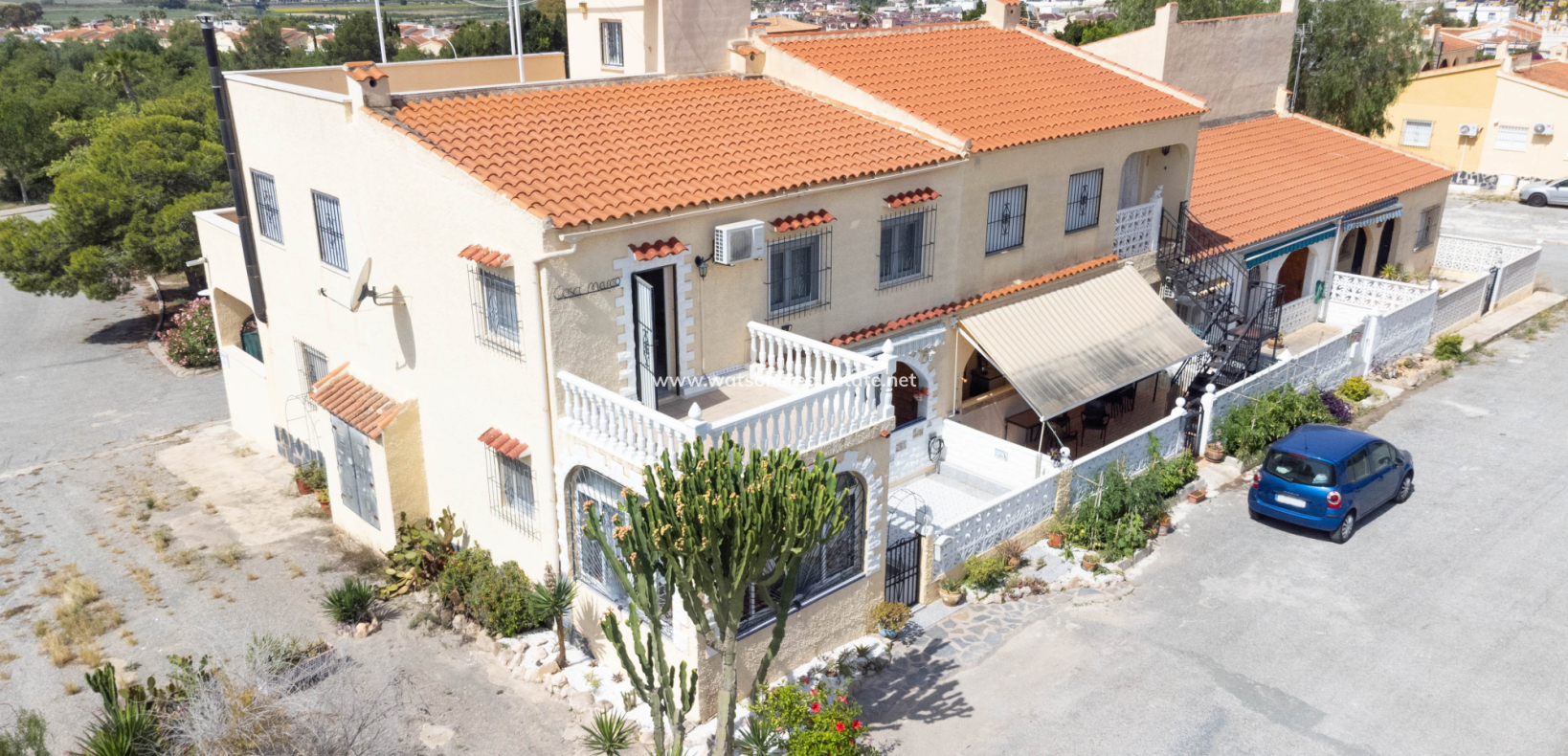 Resale - Reihenhaus - Urb. La Marina