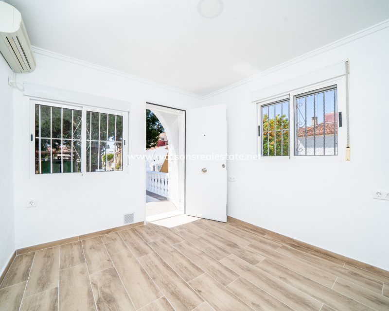 Resale - Reihenhaus - Urb. La Marina