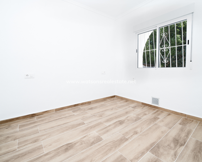 Resale - Reihenhaus - Urb. La Marina