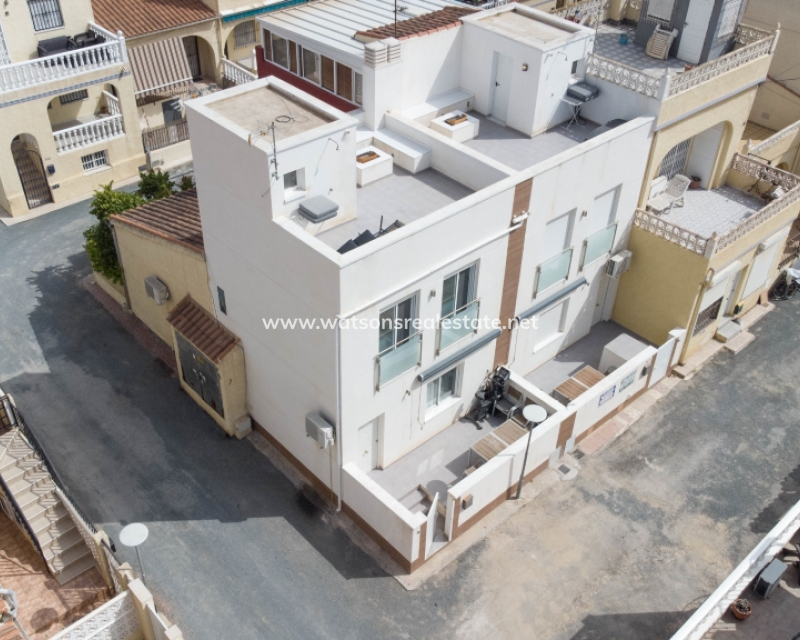 Resale - Reihenhaus - Urb. La Marina