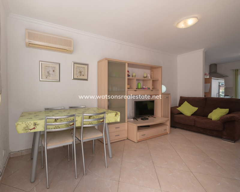 Resale - Reihenhaus - Urb. La Marina