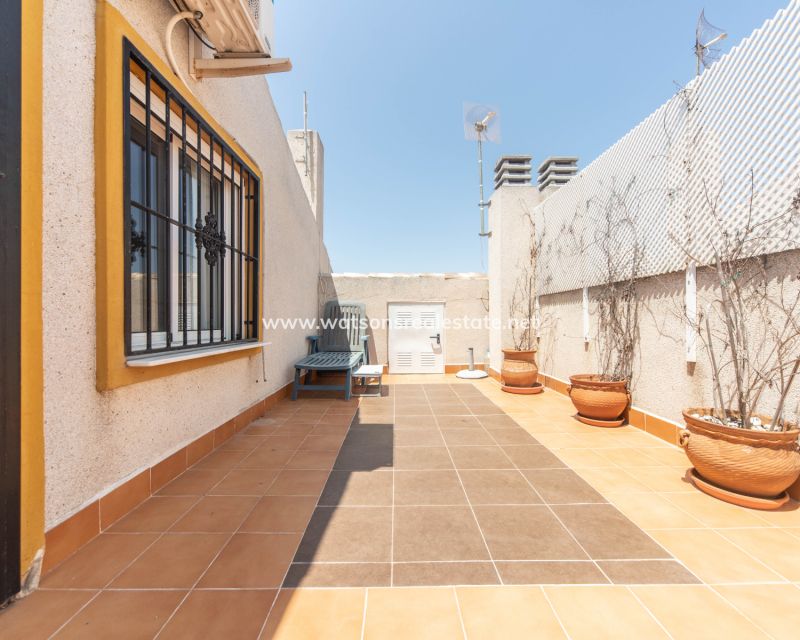 Resale - Reihenhaus - Urb. La Marina