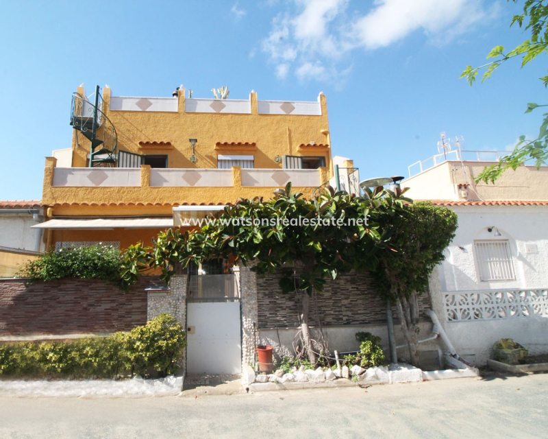 Resale - Reihenhaus - Urb. La Marina