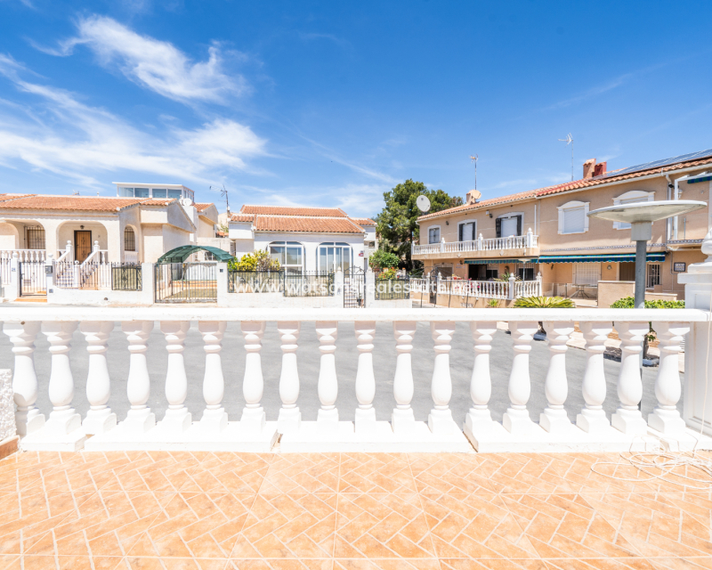 Resale - Reihenhaus - Urb. La Marina