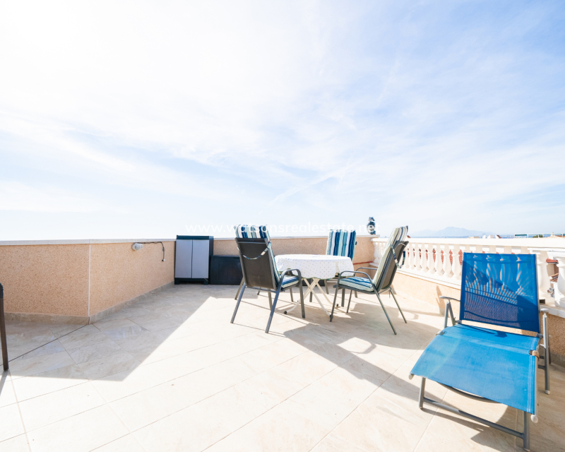 Resale - Reihenhaus - Urb. La Marina