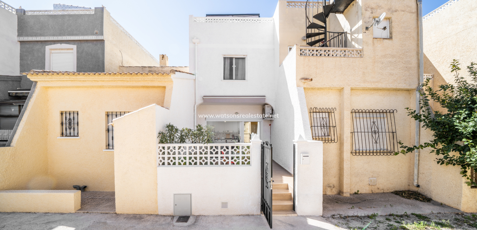 Resale - Reihenhaus - Urb. La Marina