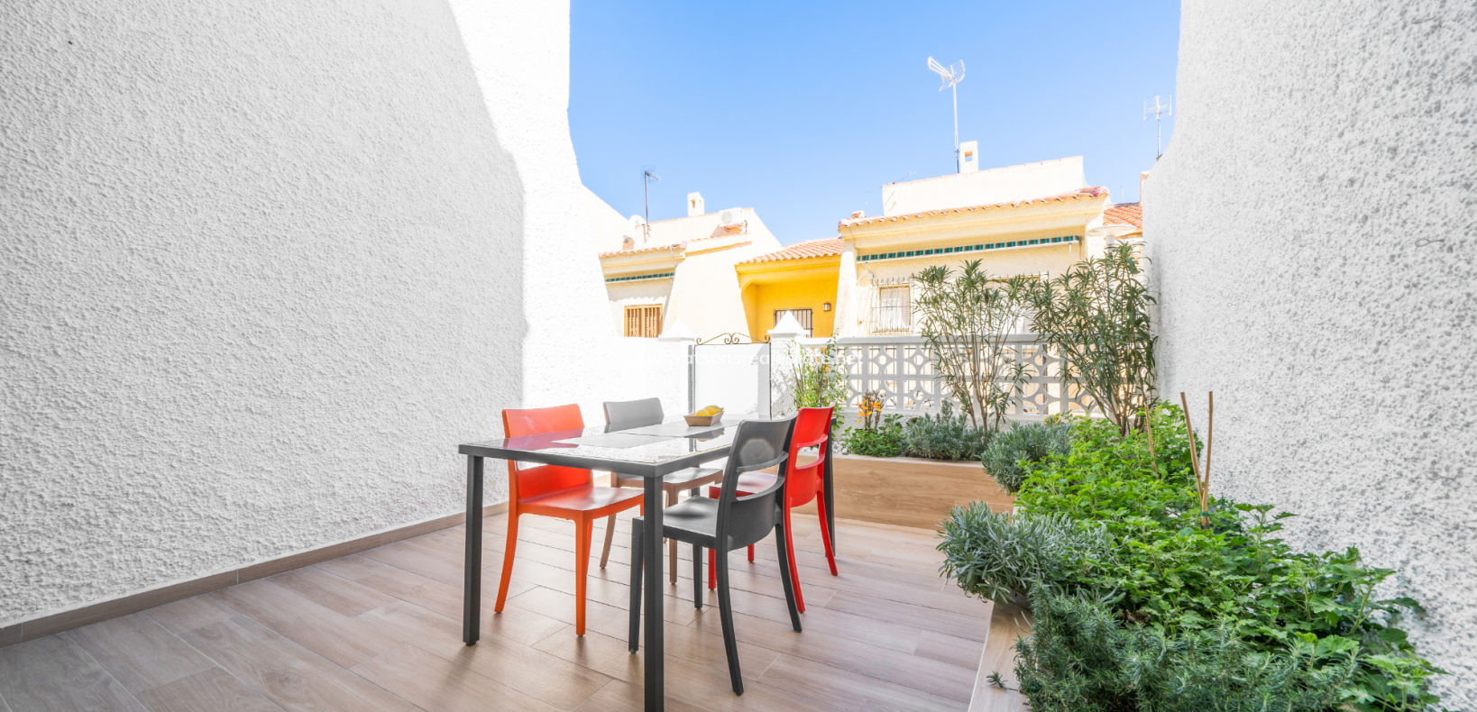 Resale - Reihenhaus - Urb. La Marina