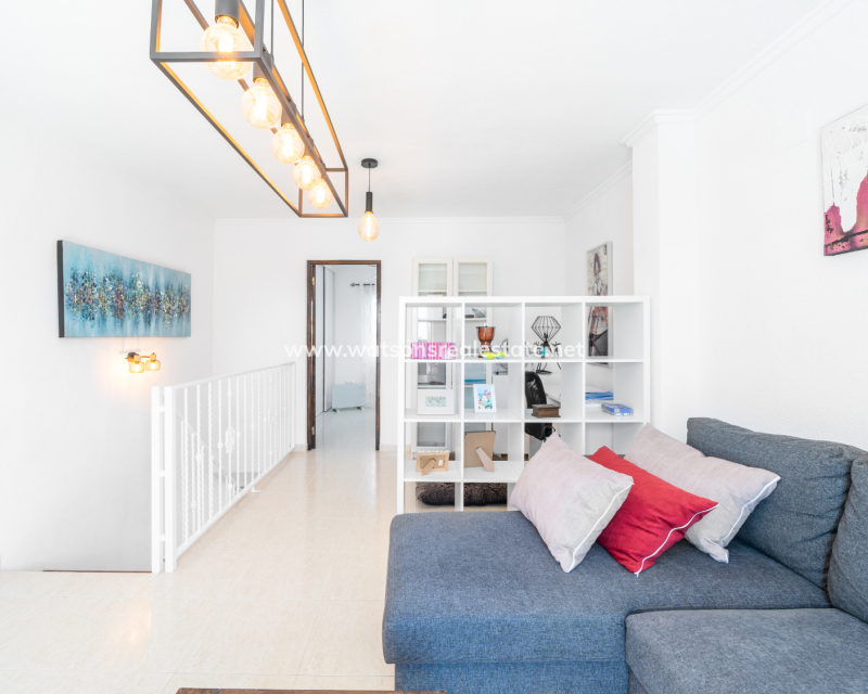 Resale - Reihenhaus - Urb. La Marina