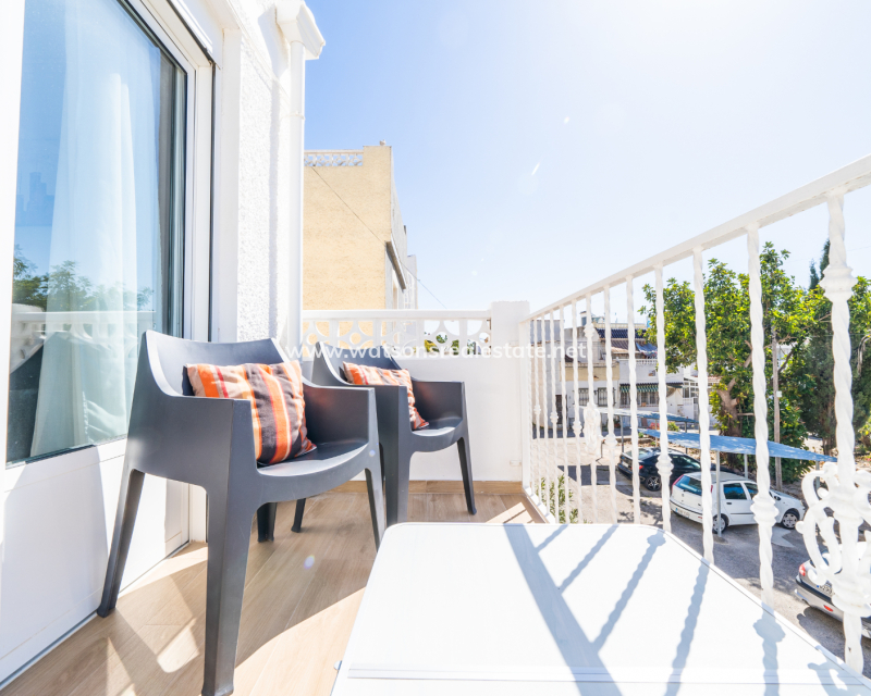 Resale - Reihenhaus - Urb. La Marina