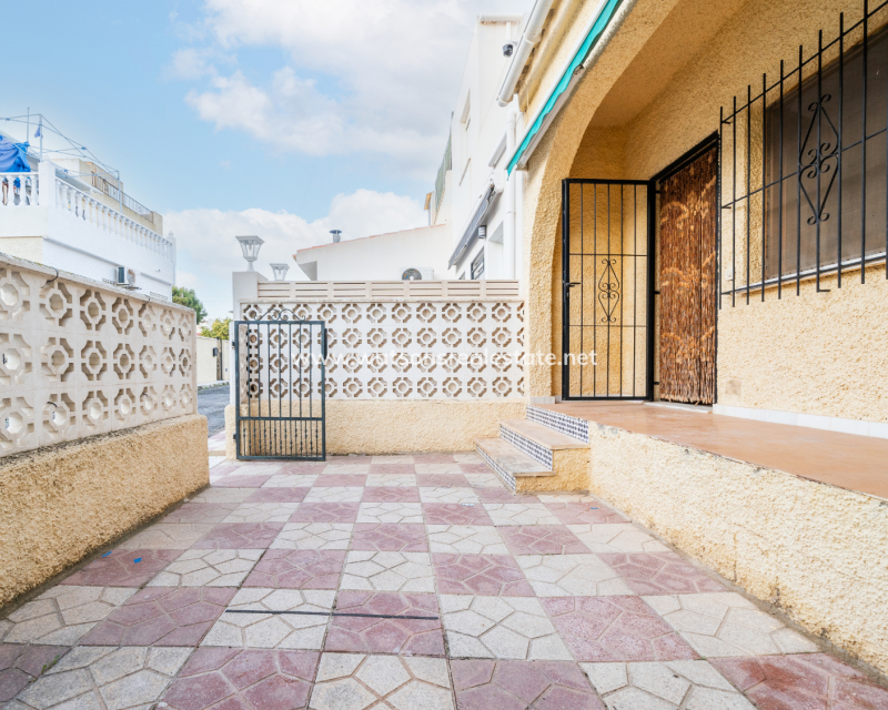 Resale - Reihenhaus - Urb. La Marina