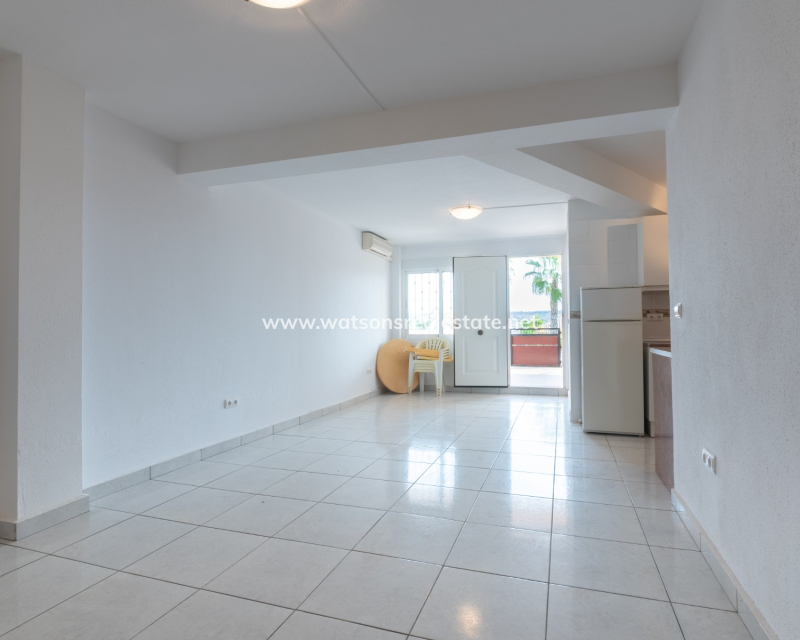 Resale - Reihenhaus - Urb. La Marina