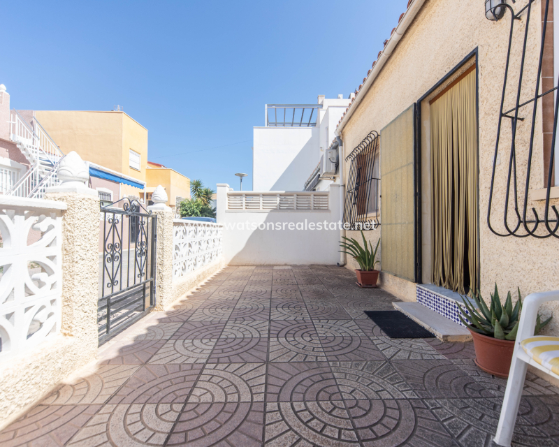 Resale - Reihenhaus - Urb. La Marina