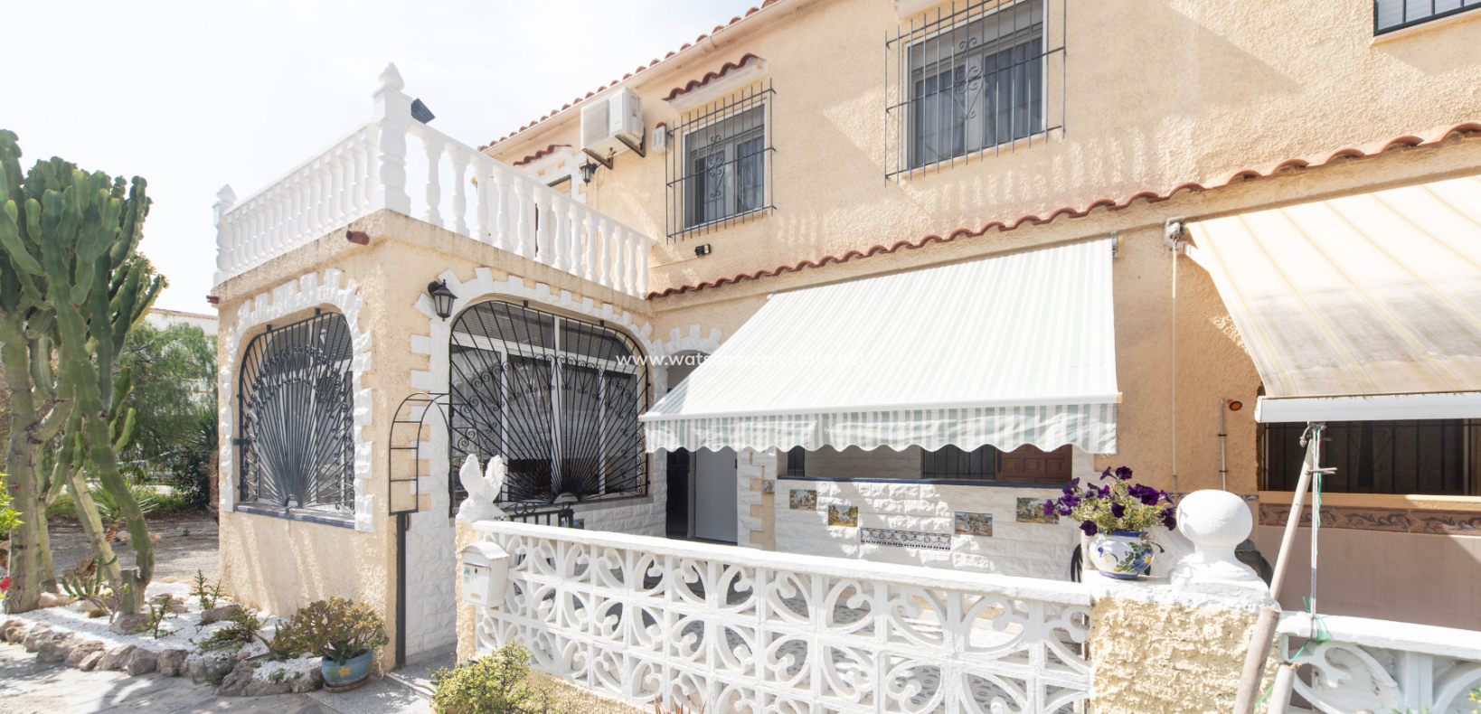 Resale - Reihenhaus - Urb. La Marina